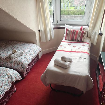 The Jays Guest House Aberdeen Exteriör bild