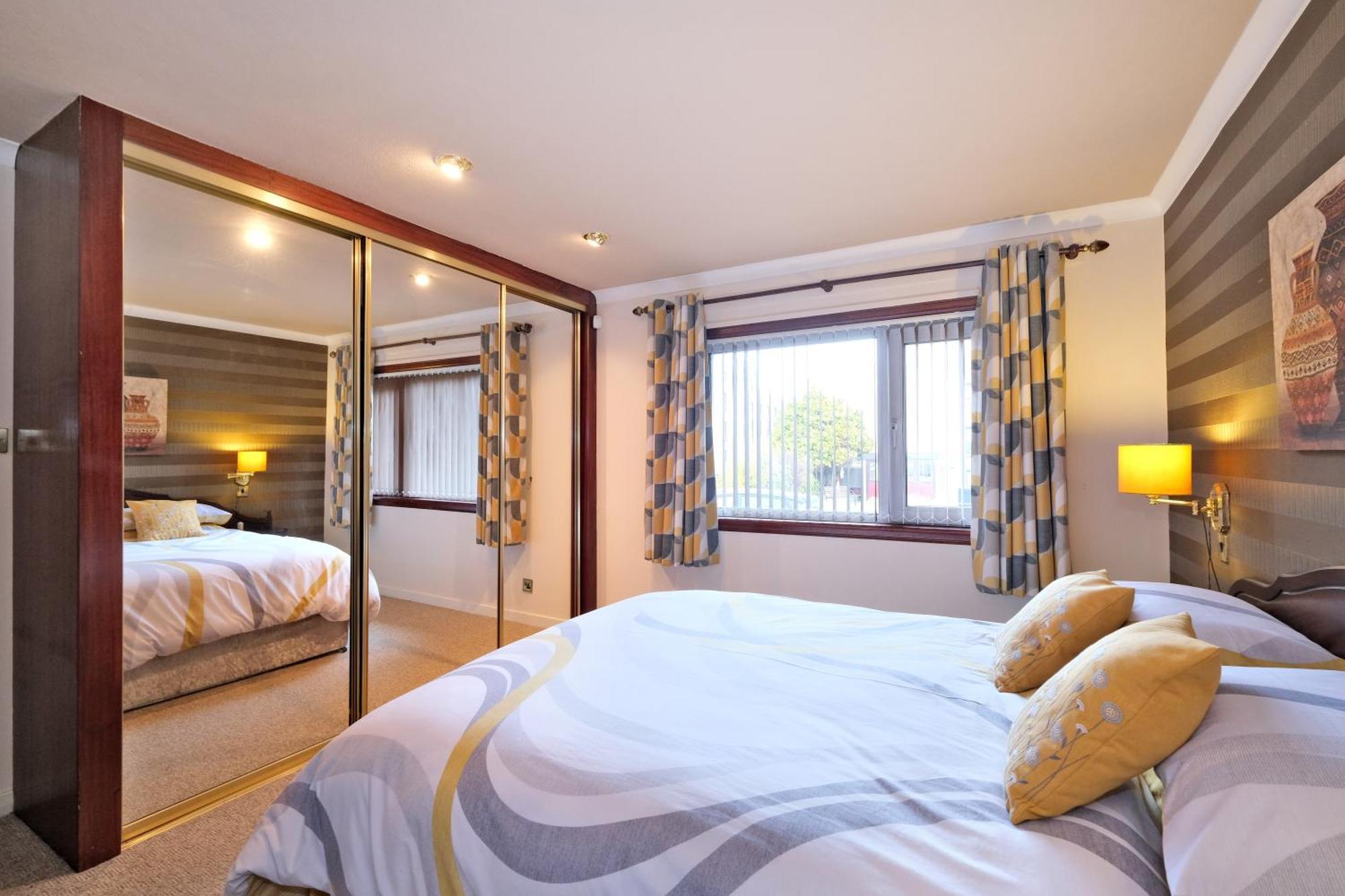 The Jays Guest House Aberdeen Exteriör bild