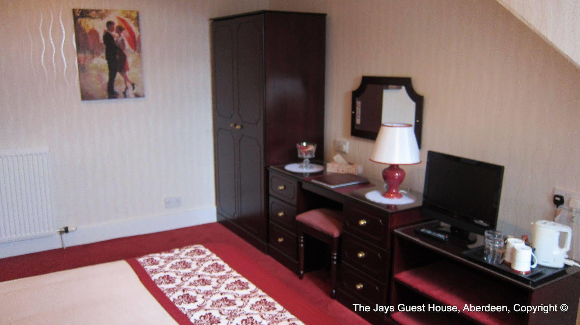 The Jays Guest House Aberdeen Exteriör bild